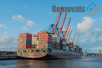 Convenient international removals London